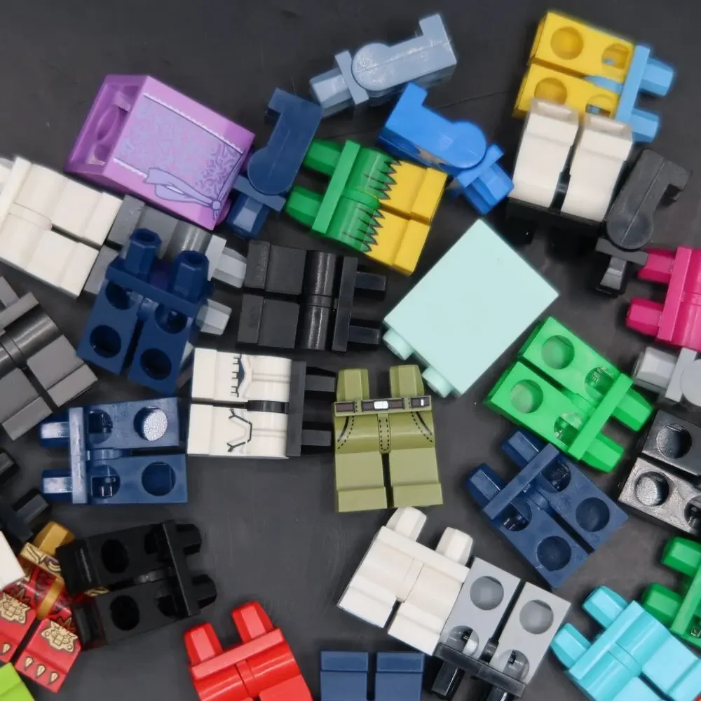 Lego Minifigure Leg Assembly Assorted Lot Of 40 Minifigs For Parts / Repair